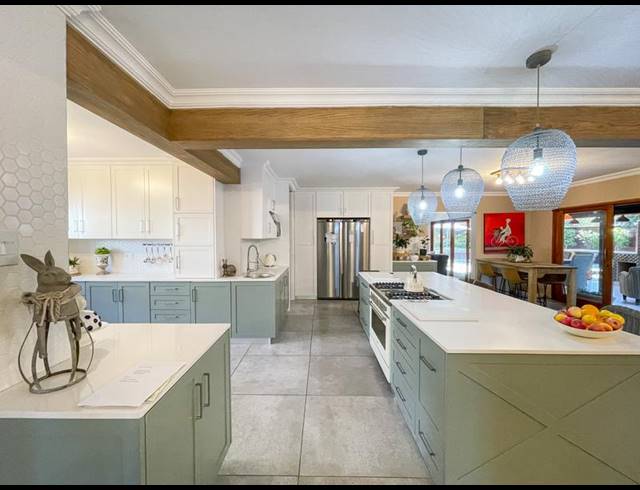 6 BEDROOM HOUSE FOR SALE IN MIDSTREAM ESTATE